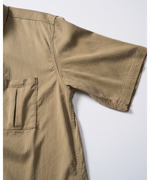 wjk(ダヴルジェイケイ)の「front-zip shirt H/S(シャツ/ブラウス・メンズ・ブラック/ベージュ・SMALL/MEDIUM/LARGE/X-LARGE)」の13枚目の写真