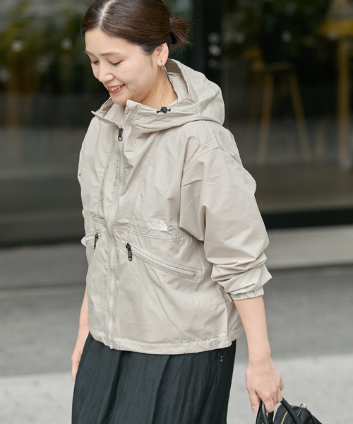 THE NORTH FACE（ザノースフェイス）の「《追加》【THE NORTH FACE/ ザノースフェイス】Short Compact Jacket（ナイロンジャケット・レディース・ブラック/アイボリー/カーキ・LARGE）」の21枚目の写真