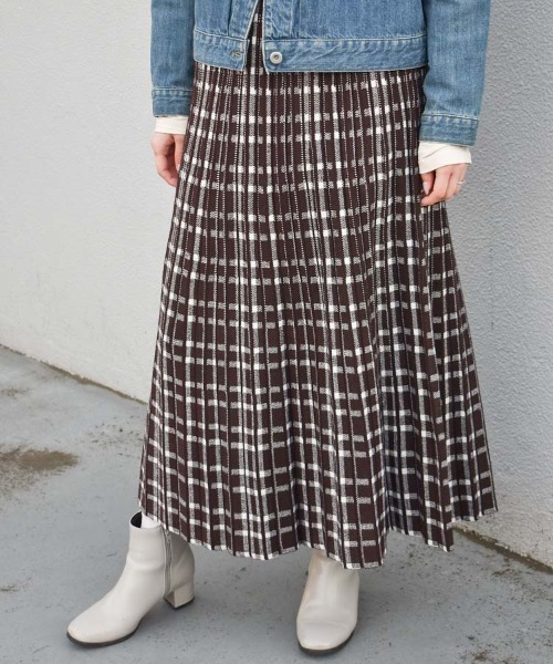 Bleu Bleuet(ブルーブルーエ)の「チェックプリーツニットスカート(スカート・レディース・ブラウン/グレー/ブラック・M)」の3枚目の写真