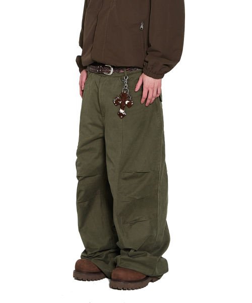 AAKAM(アーカム)の「Knee Pin-Tuck Side Button Pants (Khaki)(その他パンツ・レディース・その他・1/2)」の1枚目の写真