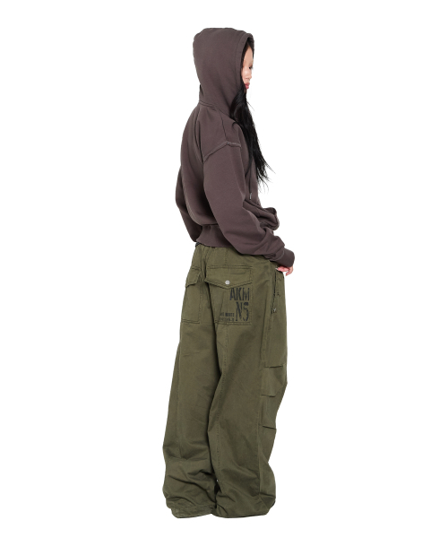 AAKAM(アーカム)の「Knee Pin-Tuck Side Button Pants (Khaki)(その他パンツ・レディース・その他・1/2)」の7枚目の写真