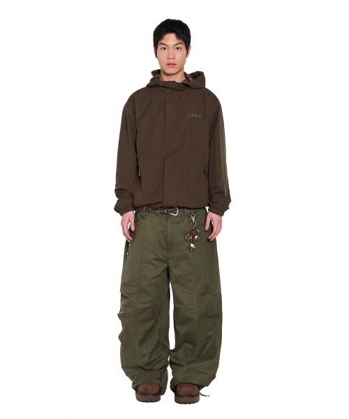 AAKAM(アーカム)の「Knee Pin-Tuck Side Button Pants (Khaki)(その他パンツ・レディース・その他・1/2)」の9枚目の写真