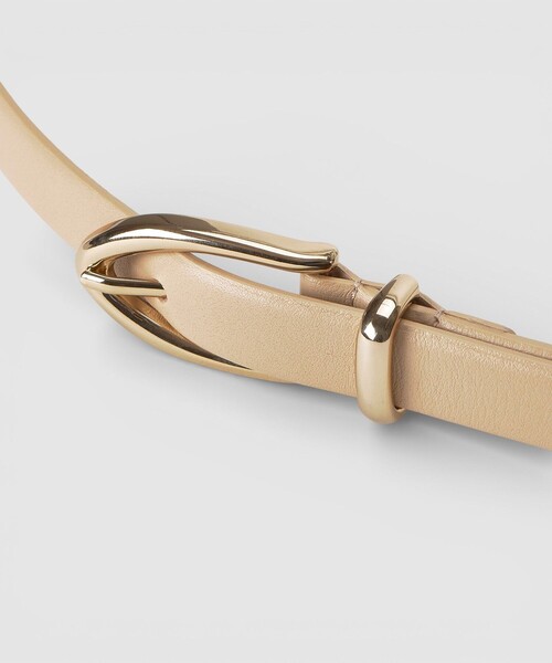 ANAYI（アナイ）の「トライアングルバックルベルト（ベルト・レディース・ベージュ/ブラック/ライトピンク/オフホワイト・FREE）」の8枚目の写真