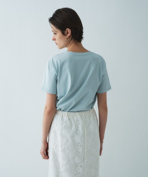 cloenc(クロエンス)の「ロゴプリントTシャツ|リサイクルポリエステル(Tシャツ/カットソー・レディース・サックスブルー系1/グレー系1/グレー系/サックスブルー系/ホワイト系2/ホワイト系1・02)」の10枚目の写真