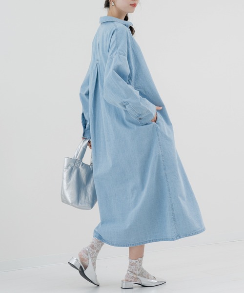 refinedworks(リファインドワークス)の「【refinedworks】爽やかな デニムロングワンピース(ワンピース・レディース・ブルー/ネイビー・FREE)」の6枚目の写真