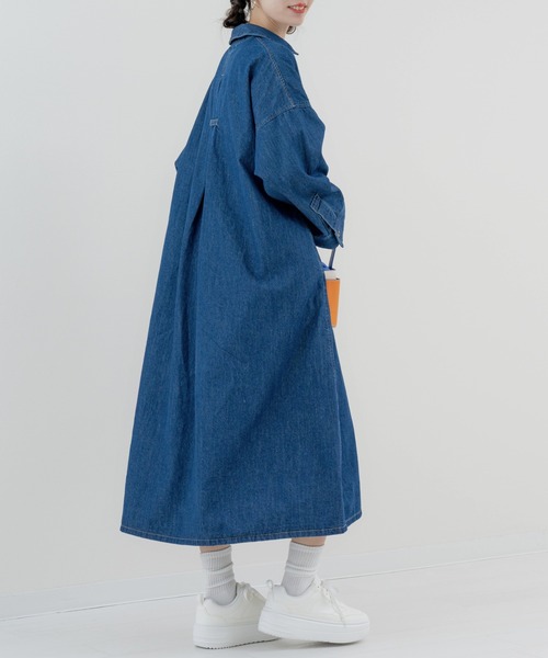 refinedworks(リファインドワークス)の「【refinedworks】爽やかな デニムロングワンピース(ワンピース・レディース・ブルー/ネイビー・FREE)」の12枚目の写真
