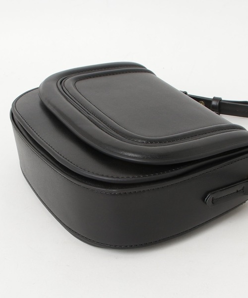 folka(フォルカ)の「1D50-KR Curve Mini Shoulder(ショルダーバッグ・レディース・ブラック・ONESIZE)」の4枚目の写真