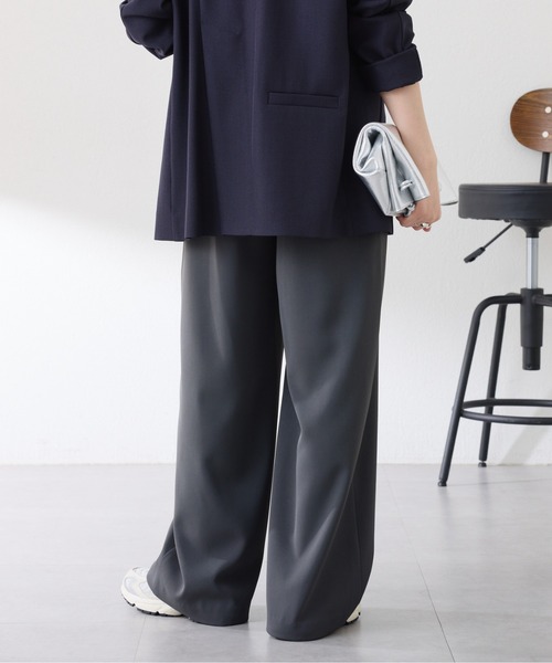 COLLAGE GALLARDAGALANTE（コラージュガリャルダガランテ）の「リラックスイージーパンツ/WEB限定（スラックス・レディース・ブラック/チャコールグレー・FREE）」の17枚目の写真
