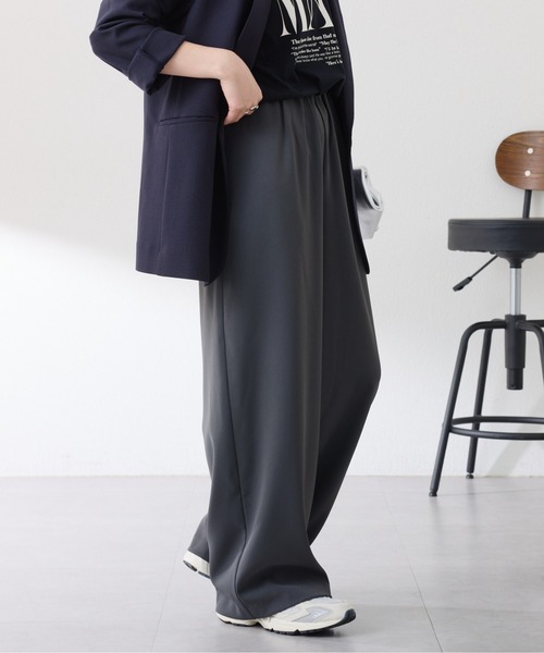 COLLAGE GALLARDAGALANTE（コラージュガリャルダガランテ）の「リラックスイージーパンツ/WEB限定（スラックス・レディース・ブラック/チャコールグレー・FREE）」の18枚目の写真