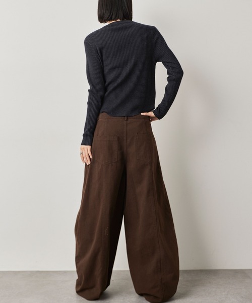 HANNE（アン）の「カーブシルエットパンツ（その他パンツ・レディース・ブラック/ブラウン・S/M）」の9枚目の写真