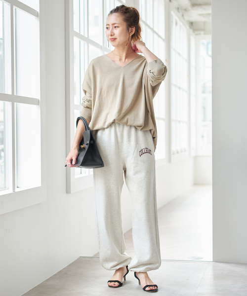 Spick & Span(スピックアンドスパン)の「《新色有り / 追加》コットンバルキーヤーンルーズVネックプルオーバー(ニット/セーター・レディース・ベージュ/グリーン/ホワイト・FREE)」の5枚目の写真