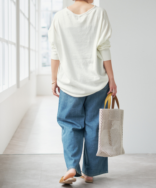 Spick & Span(スピックアンドスパン)の「《新色有り / 追加》コットンバルキーヤーンルーズVネックプルオーバー(ニット/セーター・レディース・ベージュ/グリーン/ホワイト・FREE)」の12枚目の写真