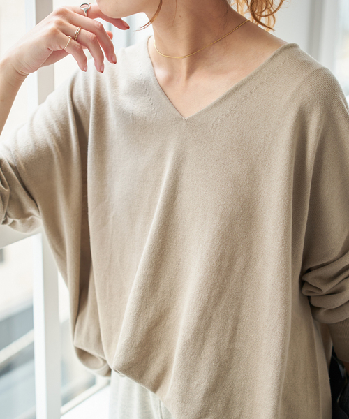 Spick & Span(スピックアンドスパン)の「《新色有り / 追加》コットンバルキーヤーンルーズVネックプルオーバー(ニット/セーター・レディース・ベージュ/グリーン/ホワイト・FREE)」の18枚目の写真