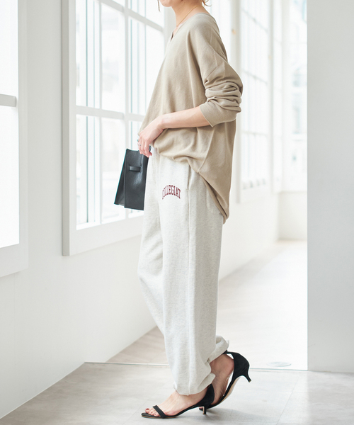Spick & Span(スピックアンドスパン)の「《新色有り / 追加》コットンバルキーヤーンルーズVネックプルオーバー(ニット/セーター・レディース・ベージュ/グリーン/ホワイト・FREE)」の19枚目の写真