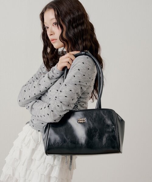 Chico(チコ)の「ロゴプレート付き横長ボストンバッグ(ボストンバッグ・レディース・ブラック/ホワイト/ベージュ系その他3/ピンク・FREE)」の3枚目の写真