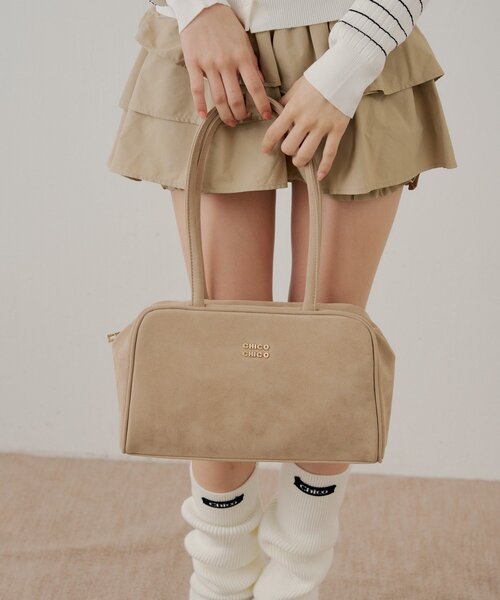 Chico(チコ)の「ロゴプレート付き横長ボストンバッグ(ボストンバッグ・レディース・ブラック/ホワイト/ベージュ系その他3/ピンク・FREE)」の6枚目の写真