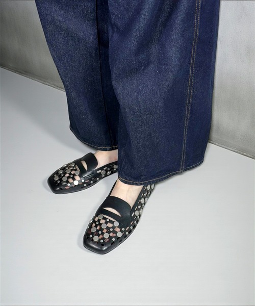 ASH(アッシュ)の「アッシュ【BALI】スタッズコインローファー フラット メッシュ 2cmヒール(ローファー・レディース・ブラック・39/38/37/36/35)」の11枚目の写真