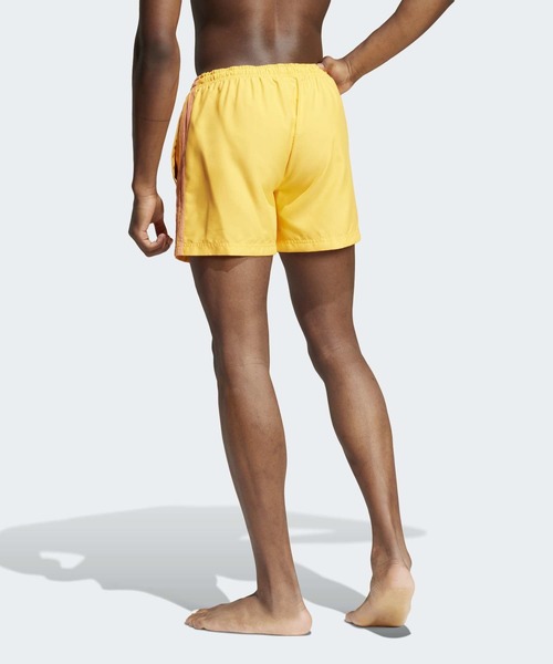 adidas（アディダス）の「アディカラー スリーストライプス 5インチ スイムショーツ / アディダス adidas（水着・メンズ・ブラック/ゴールド・LARGE/MEDIUM/X-LARGE）」の7枚目の写真