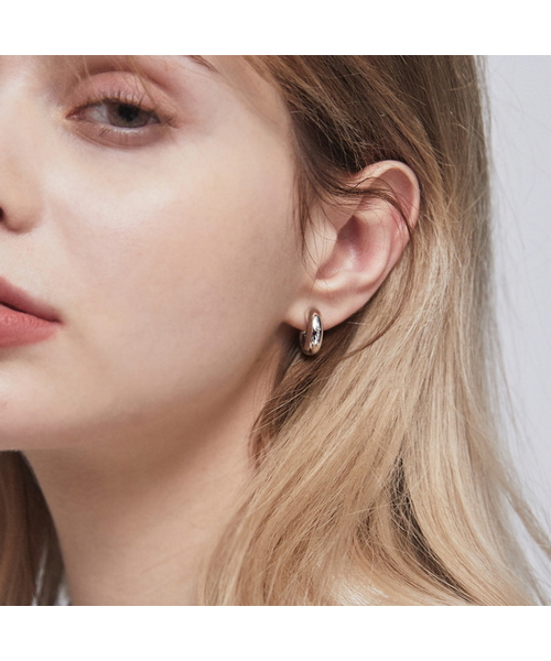 HEI（ヘイ）の「Mignon hoop earring（ピアス（両耳用）・レディース・ホワイト/イエローゴールド・FREE）」の2枚目の写真