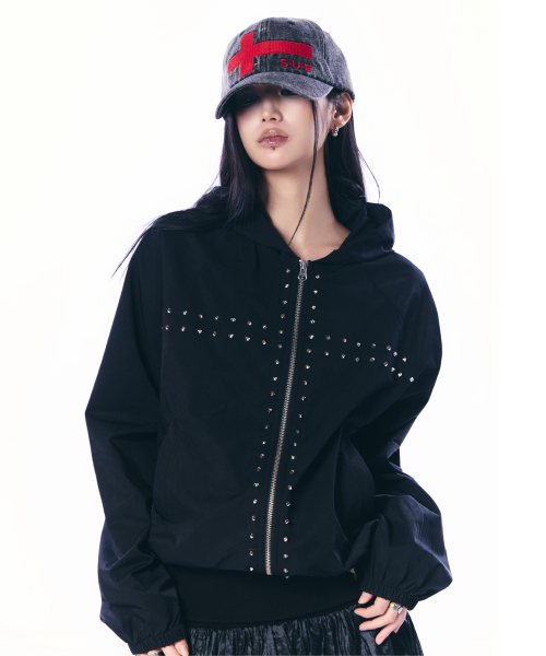 SETUP-EXE(セットアップイーエックスイー)の「STUDDED HOOD WINDBREAK / BLACK(ナイロンジャケット・レディース・その他・OS)」の3枚目の写真