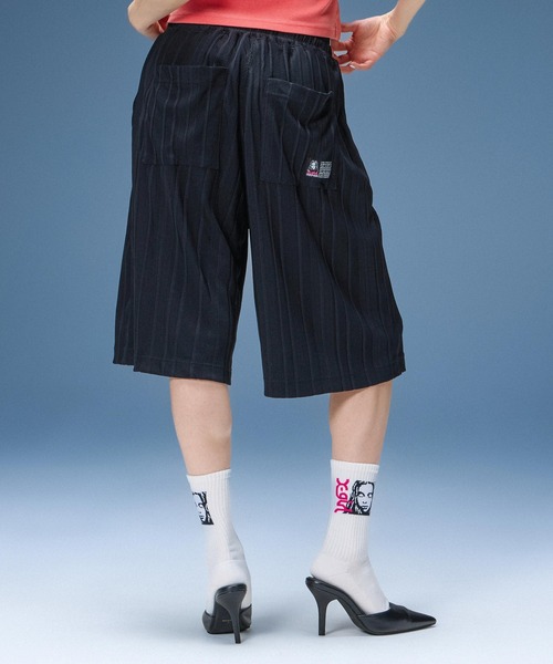 X-girl(エックスガール)の「SIDE LOGO FACE RIBBED SOCKS(ソックス/靴下・レディース・ホワイト/ブラック・ONE SIZE)」の3枚目の写真