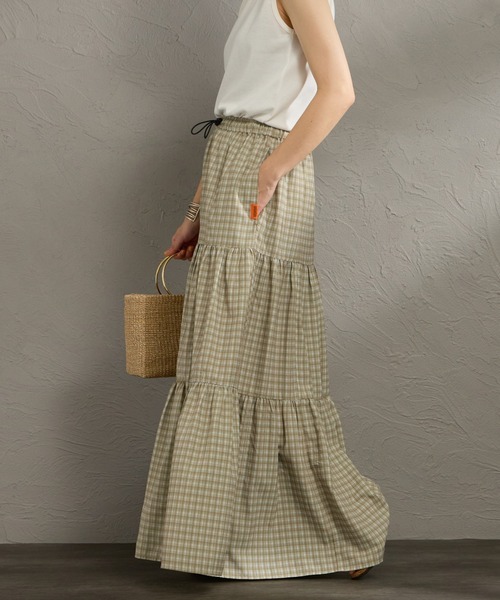 UNIVERSAL OVERALL（ユニバーサルオーバーオール）の「［UNIVERSAL OVERALL/ユニバーサルオーバーオール］別注 チェック柄プリント ティアードマキシ丈スカート（スカート・レディース・グリーン/ベージュ/ブラック/ブルー・F）」の19枚目の写真