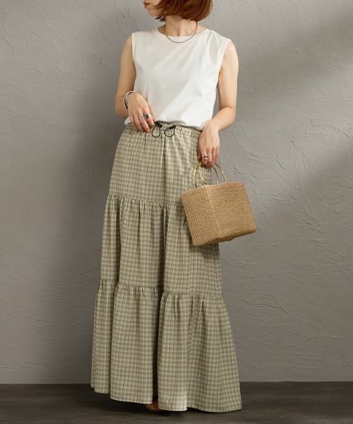 UNIVERSAL OVERALL（ユニバーサルオーバーオール）の「［UNIVERSAL OVERALL/ユニバーサルオーバーオール］別注 チェック柄プリント ティアードマキシ丈スカート（スカート・レディース・グリーン/ベージュ/ブラック/ブルー・F）」の6枚目の写真