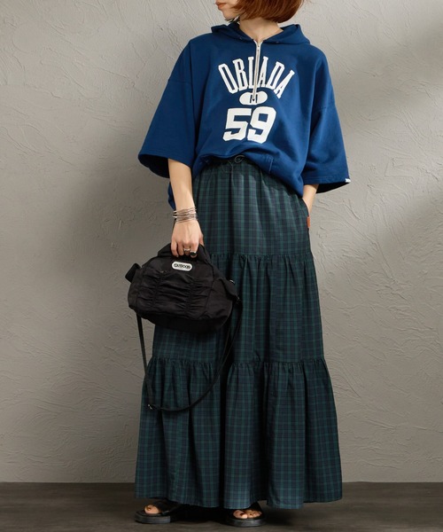 UNIVERSAL OVERALL（ユニバーサルオーバーオール）の「［UNIVERSAL OVERALL/ユニバーサルオーバーオール］別注 チェック柄プリント ティアードマキシ丈スカート（スカート・レディース・グリーン/ベージュ/ブラック/ブルー・F）」の7枚目の写真