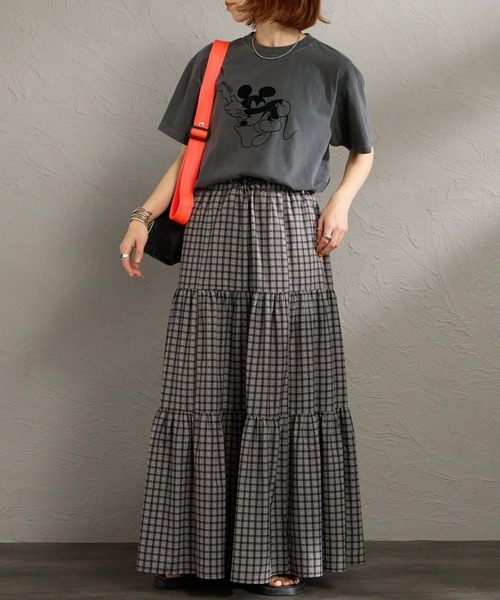 UNIVERSAL OVERALL（ユニバーサルオーバーオール）の「［UNIVERSAL OVERALL/ユニバーサルオーバーオール］別注 チェック柄プリント ティアードマキシ丈スカート（スカート・レディース・グリーン/ベージュ/ブラック/ブルー・F）」の5枚目の写真