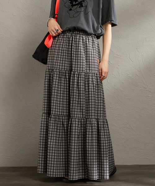 UNIVERSAL OVERALL（ユニバーサルオーバーオール）の「［UNIVERSAL OVERALL/ユニバーサルオーバーオール］別注 チェック柄プリント ティアードマキシ丈スカート（スカート・レディース・グリーン/ベージュ/ブラック/ブルー・F）」の10枚目の写真