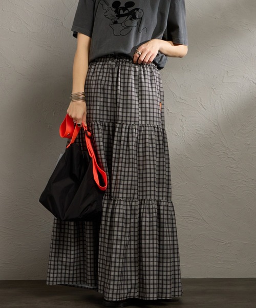 UNIVERSAL OVERALL（ユニバーサルオーバーオール）の「［UNIVERSAL OVERALL/ユニバーサルオーバーオール］別注 チェック柄プリント ティアードマキシ丈スカート（スカート・レディース・グリーン/ベージュ/ブラック/ブルー・F）」の11枚目の写真