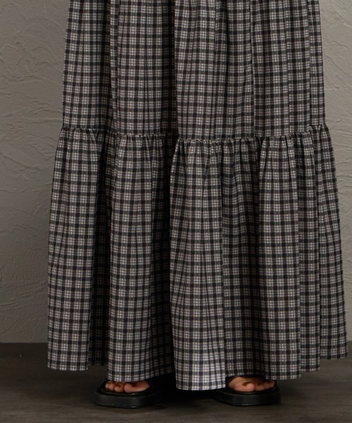 UNIVERSAL OVERALL（ユニバーサルオーバーオール）の「［UNIVERSAL OVERALL/ユニバーサルオーバーオール］別注 チェック柄プリント ティアードマキシ丈スカート（スカート・レディース・グリーン/ベージュ/ブラック/ブルー・F）」の18枚目の写真