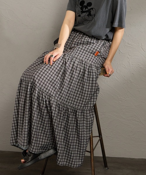 UNIVERSAL OVERALL（ユニバーサルオーバーオール）の「［UNIVERSAL OVERALL/ユニバーサルオーバーオール］別注 チェック柄プリント ティアードマキシ丈スカート（スカート・レディース・グリーン/ベージュ/ブラック/ブルー・F）」の9枚目の写真