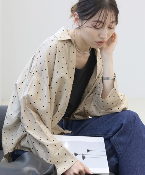 Aletta vita(アレッタビータ)の「ドットプリントスキッパー前開きシャツ(シャツ/ブラウス・レディース・アイボリー/ベージュ・M)」の2枚目の写真