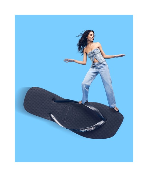 havaianas(ハワイアナス)の「SLIM SQUARE LOGO METALLIC(サンダル・レディース・ブラック系その他3/ベージュ系その他5/ピンク系・22cm/23cm/24.5cm/25.5cm)」の20枚目の写真