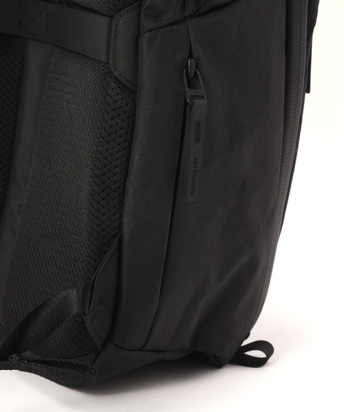 Aer(エアー)の「Aer(エアー)City Pack Pro2 20L X-Pac AER-29063(バックパック/リュック・メンズ・ブラック・F)」の3枚目の写真