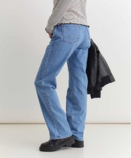 SOMETHING(サムシング)の「SOMETHING(サムシング)【レディース】「ELSA」スタンダードストレートパンツ(デニムパンツ・レディース・ライトインディゴブルー・25inch/31inch/26inch/27inch/28inch/29inch/30inch)」の3枚目の写真