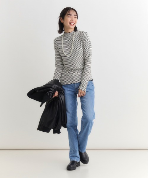 SOMETHING(サムシング)の「SOMETHING(サムシング)【レディース】「ELSA」スタンダードストレートパンツ(デニムパンツ・レディース・ライトインディゴブルー・25inch/31inch/26inch/27inch/28inch/29inch/30inch)」の5枚目の写真