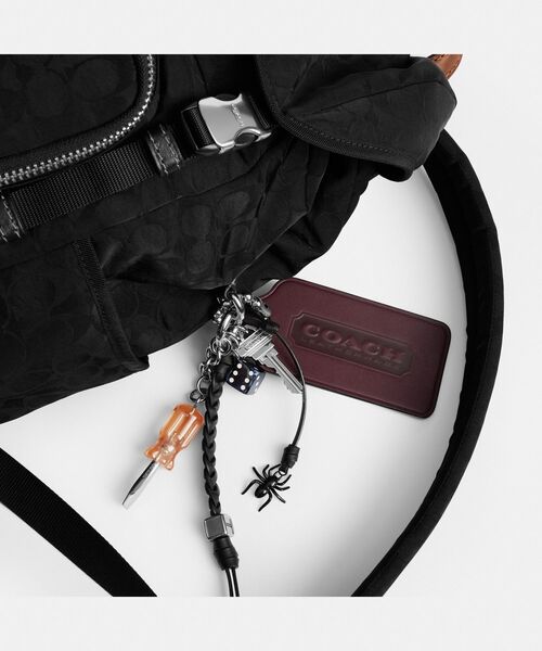 COACH（コーチ）の「ローガン バックパック・シグネチャー ナイロン・チャーム（バックパック/リュック・メンズ・ブラック系その他・ONE）」の7枚目の写真
