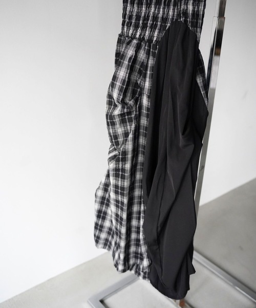 SANSeLF（サンセルフ）の「【SANSeLF】2WAYシャーリングチェックワンピース saw26s047（ワンピース・レディース・ブラック・FREE）」の19枚目の写真