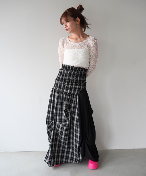 SANSeLF（サンセルフ）の「【SANSeLF】2WAYシャーリングチェックワンピース saw26s047（ワンピース・レディース・ブラック・FREE）」の2枚目の写真
