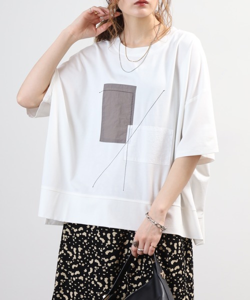 BRODIAEA(ブローディア)の「BRODIAEA スクエアデザインオーバーサイズ半袖カットソー(Tシャツ/カットソー・レディース・オフホワイト/ブラック・40)」の22枚目の写真