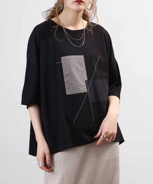 BRODIAEA(ブローディア)の「BRODIAEA スクエアデザインオーバーサイズ半袖カットソー(Tシャツ/カットソー・レディース・オフホワイト/ブラック・40)」の5枚目の写真