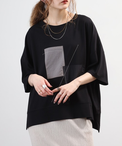 BRODIAEA(ブローディア)の「BRODIAEA スクエアデザインオーバーサイズ半袖カットソー(Tシャツ/カットソー・レディース・オフホワイト/ブラック・40)」の6枚目の写真
