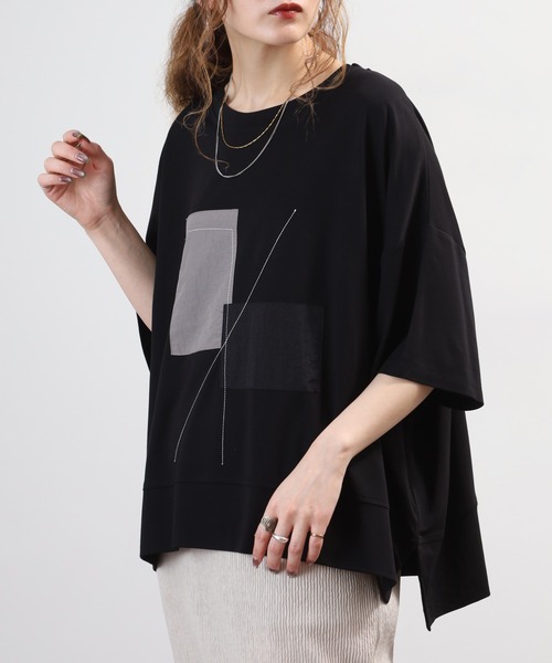BRODIAEA(ブローディア)の「BRODIAEA スクエアデザインオーバーサイズ半袖カットソー(Tシャツ/カットソー・レディース・オフホワイト/ブラック・40)」の7枚目の写真