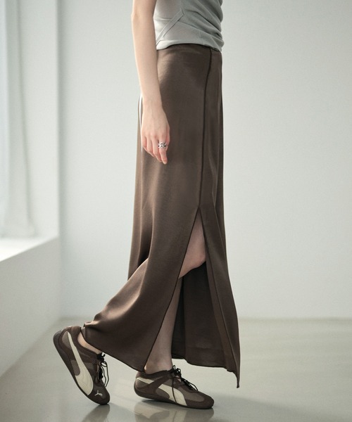 LAULEN(ローレン)の「deep side slit satin long skirt /サイドスリットサテンロングスカート(スカート・レディース・ブラウン/アイボリー/ブラック・FREE)」の17枚目の写真