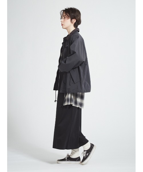 Barbour(バブアー)の「【Barbour】transport nylon casual jacket(ナイロンジャケット・メンズ・ライトベージュ/ブラック・38/40/36)」の9枚目の写真