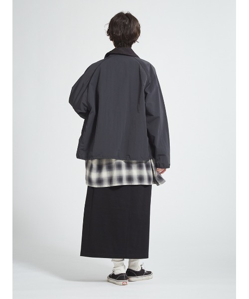 Barbour(バブアー)の「【Barbour】transport nylon casual jacket(ナイロンジャケット・メンズ・ライトベージュ/ブラック・38/40/36)」の10枚目の写真