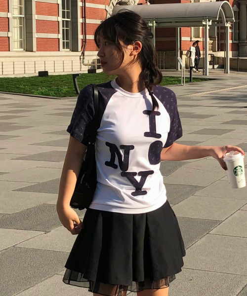 ROGIN N ROSIE(ロギンエンロージー)の「NY Flower Point Ragian T-Shirt Navy(Tシャツ/カットソー・レディース・その他・SMALL/MEDIUM)」の5枚目の写真
