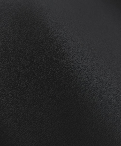 remer(リメール)の「アジャスタブルミニレザーバッグ / Adjustable Mini Leather Bag(ショルダーバッグ・メンズ・ブラック・FREE)」の8枚目の写真